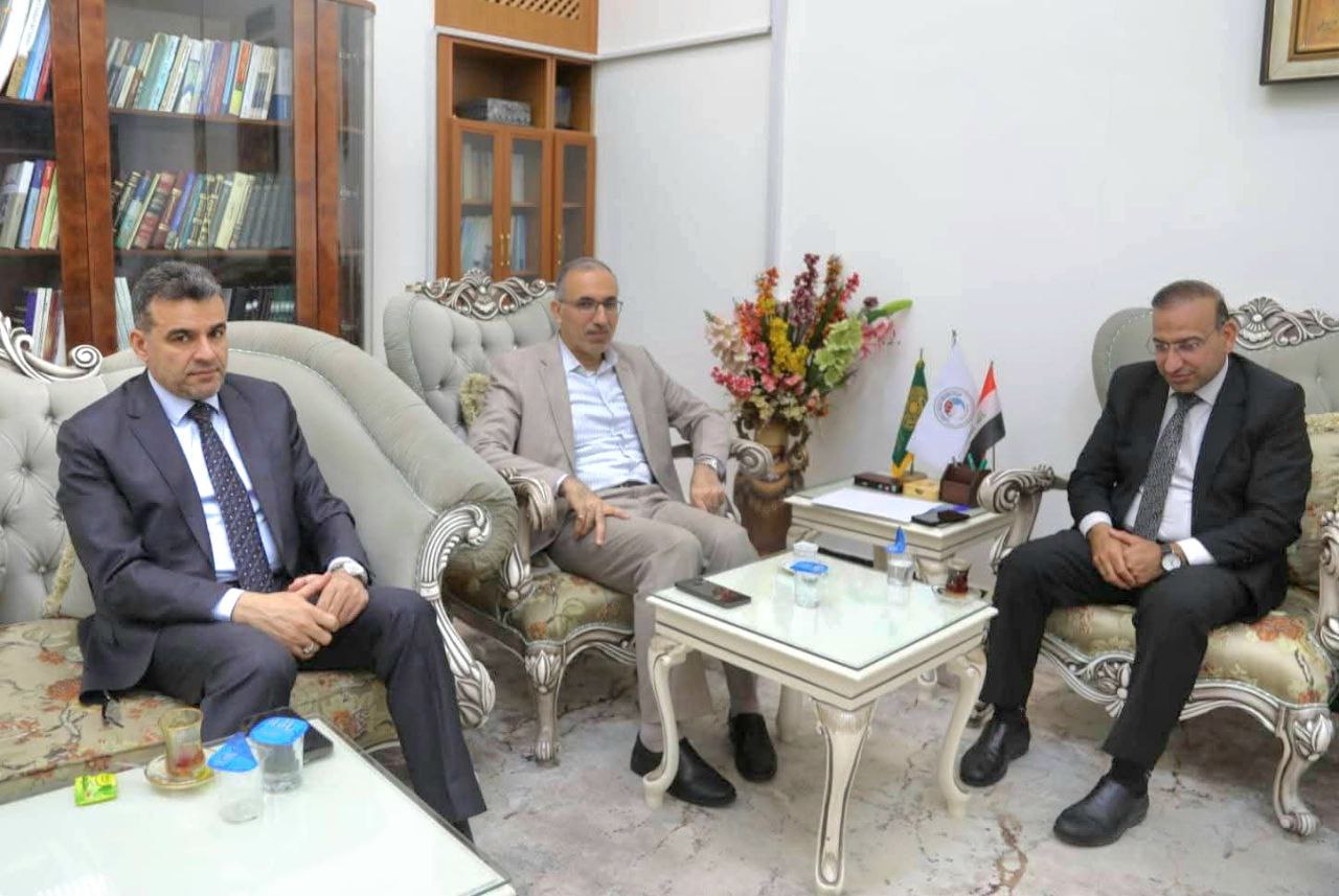 الأمانة العامة للعتبة العسكرية المقدسة وجامعة الكوفة تبحثان التحضيرات للمؤتمر العلمي الرابع حول سامراء العسكريين (عليهما السلام)